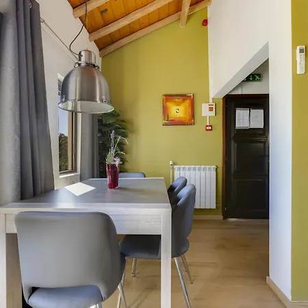 Detached House In Beautiful Quinta - Qa01 *
