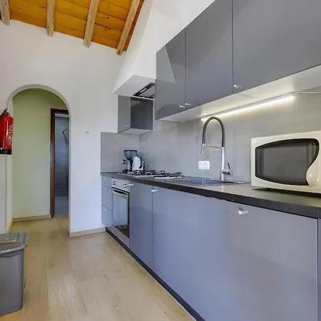Apartment Detached House In Beautiful Quinta - Qa01 *