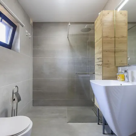 Detached House In Beautiful Quinta - Qa01 Apartment
