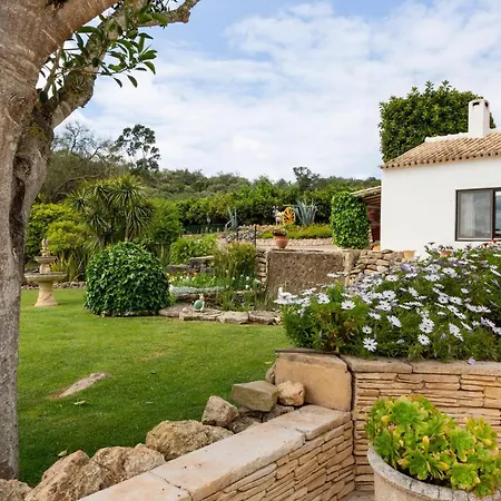 Detached House In Beautiful Quinta - Qa01 Lagos