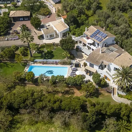 Detached House In Beautiful Quinta - Qa01
